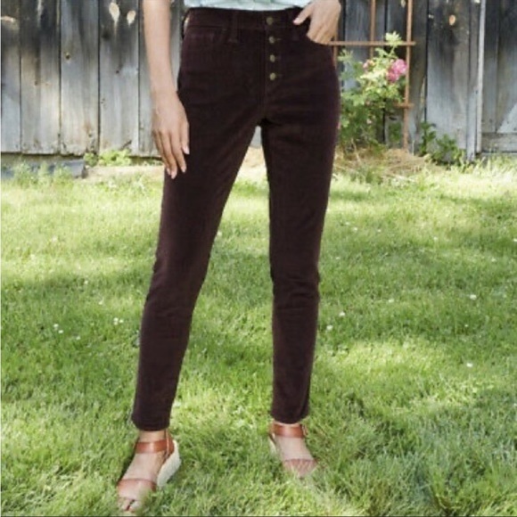 Universal Thread High Rise
Skinny Corduroy Pant
Size: 2 - Picture 6 of 7